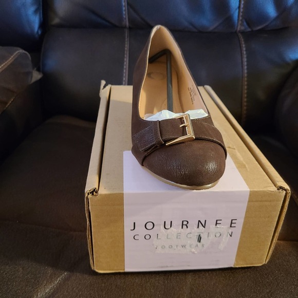 Brinley Co.Gael Faux Suede Buckle Detail Comfort-Sole Wedges Brown, 8.5  US - Picture 2 of 4